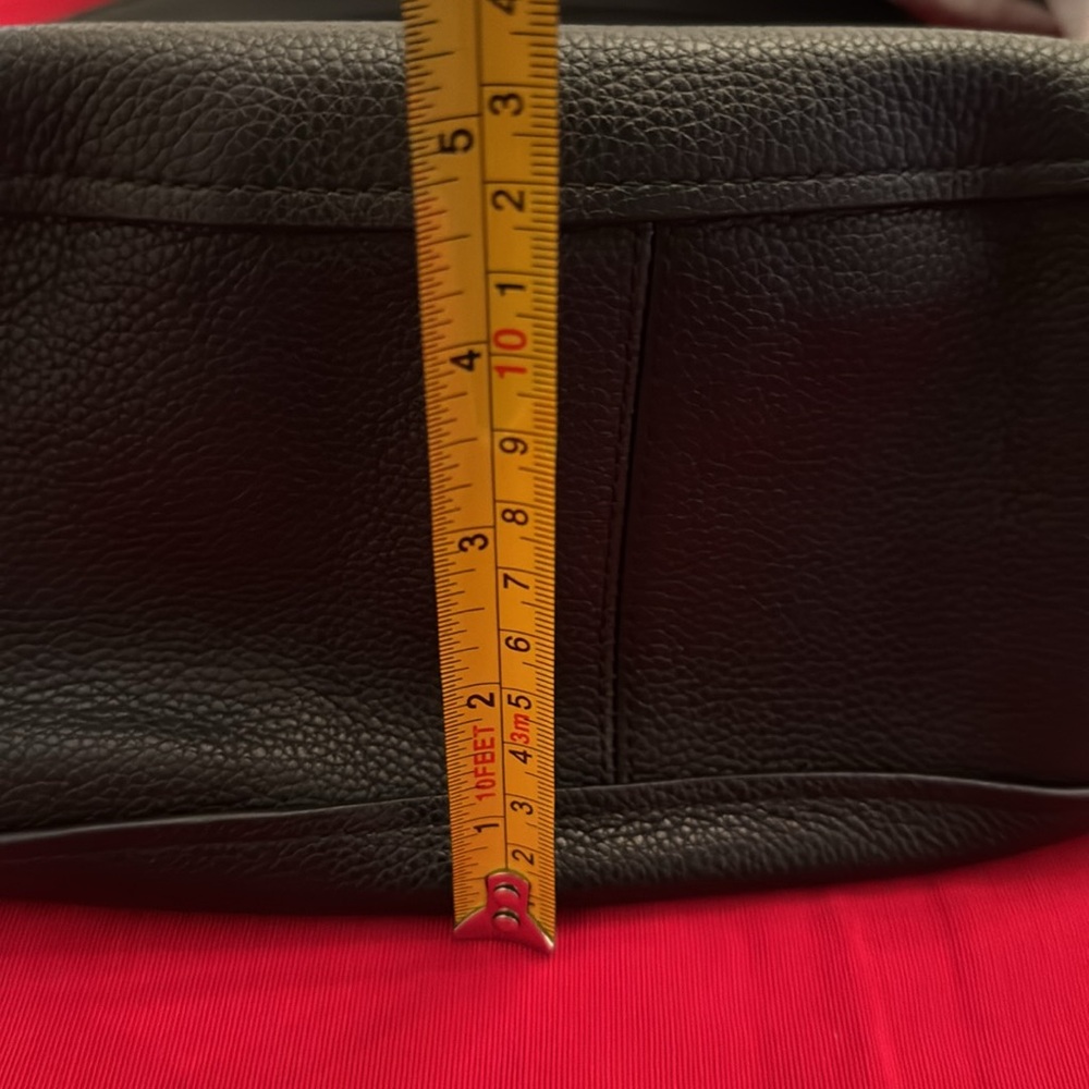 Coach classic black purse w/ optional unused shoulder strap; w/dust cloth (OLCC) - Picture 5 of 16